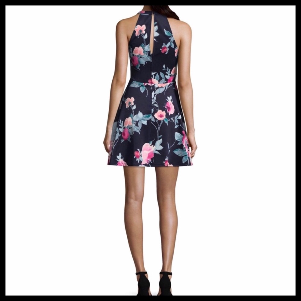 SPEECHLESS HIGH NECK FLORAL DRESS - SIZE 1 - Picture 3 of 3
